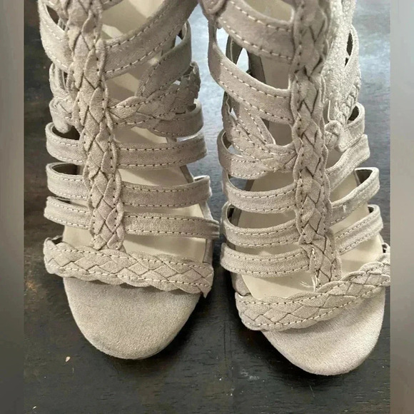 Fergalicious By Fergie Women’s 6.5 Gladiator Back Zip Tan‎ Strappy Sandal Heels - Picture 3 of 12